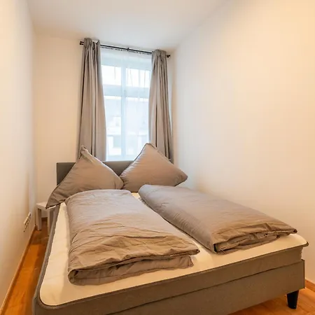 Apartment Hochwertiges In Zentraler Top-lage In Halle No1 *