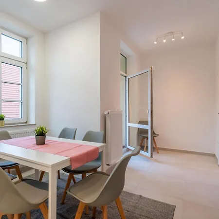 Apartment Hochwertiges In Zentraler Top-lage In Halle No1 *